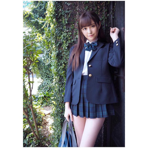 橋本有菜「衣服不穿好」!突掀裙擺到鎖骨 網全嚇歪:都看光了