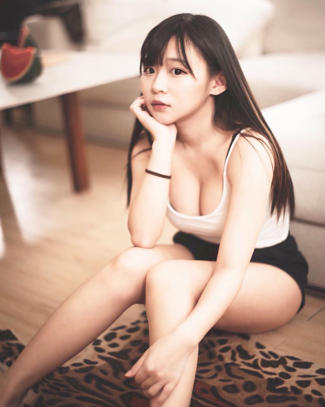 福利再升級!超兇網紅「蜜桃完全不遮」羞喊:第一次快斷掉了~