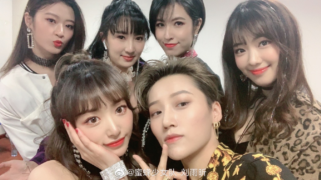 又被拍到上醫院！《青春有你2》練習生「悲慘經歷曝光」　網：太心疼