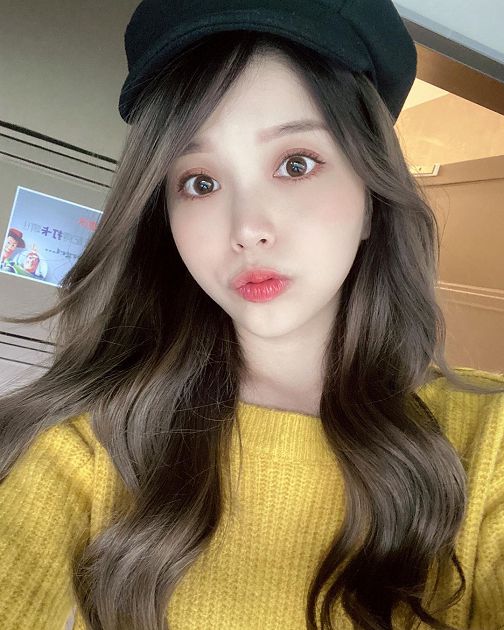 罕見耍性感！瑀熙辣穿深V泳裝「解放長輩」　網驚：變大了！