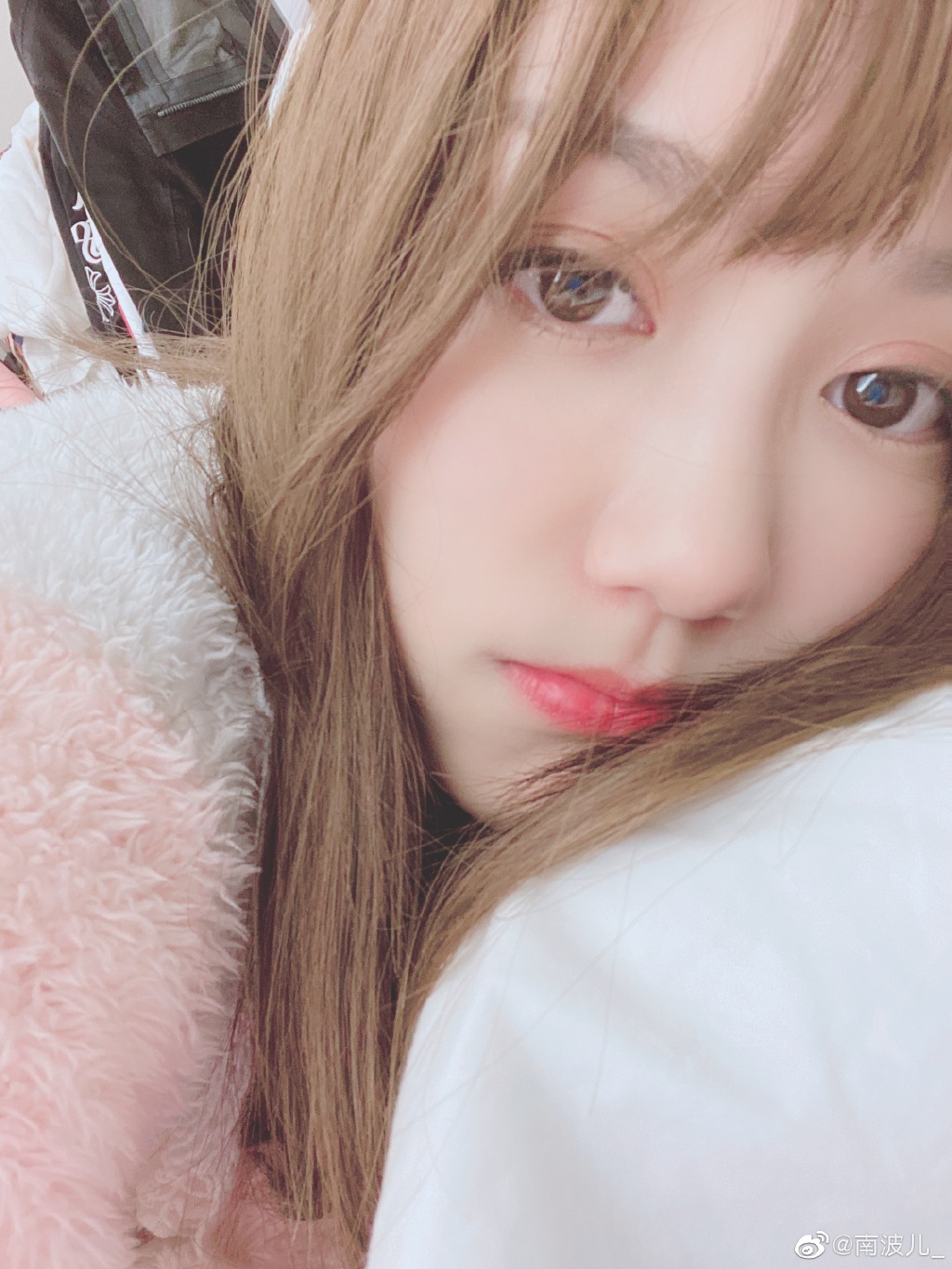 曾當眾舔套套！實況兇妹直播「內內套頭」　優質台秒被BAN！