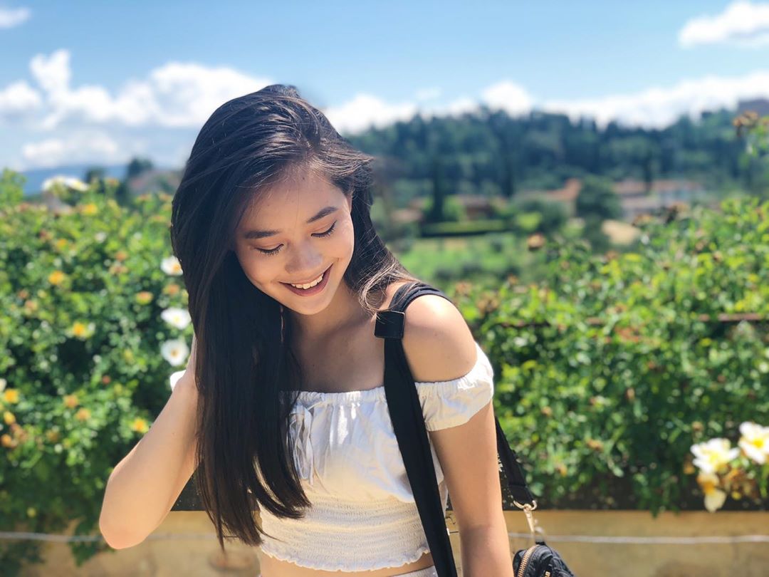 差點過不了這關!李連杰女兒深夜曝「憂鬱症復發」:隔離造成嚴重傷害