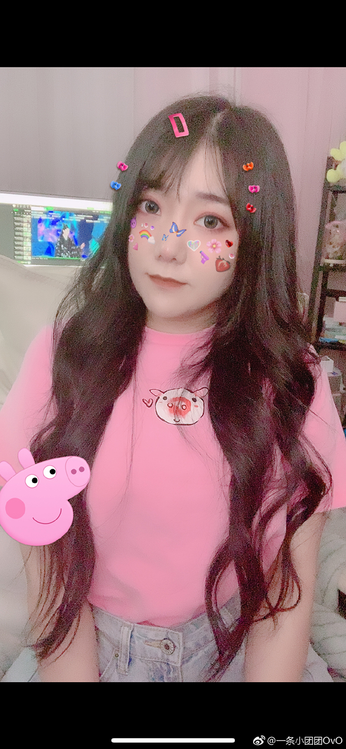 真面目終於曝光！小清新直播主「加碼放送真實身材」　網驚：真D大！