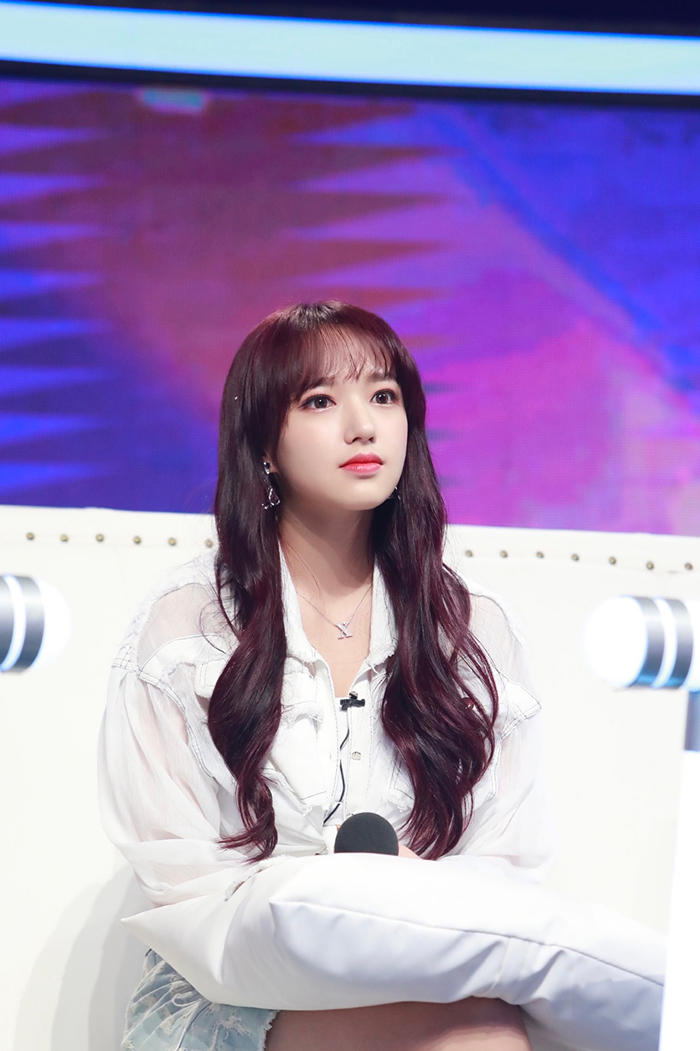 曾胖到炸出一坨肉!程瀟緊身衣「S曲線回歸」 網嗨:不只是奶瀟!