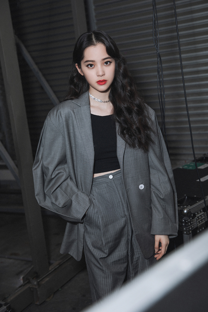 私密物品全曝光!歐陽娜娜「一句話」惹怒網:幹嘛不回北京?