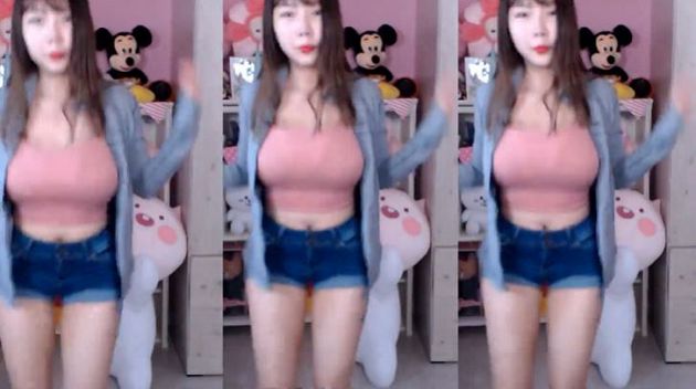 身材太好被ban3次！「超兇直播主」強勢回歸：拉鍊直接拉