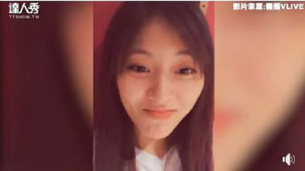 周子瑜素顏直播！20分鐘後「驚見牙齒卡菜渣」：都沒人跟我說