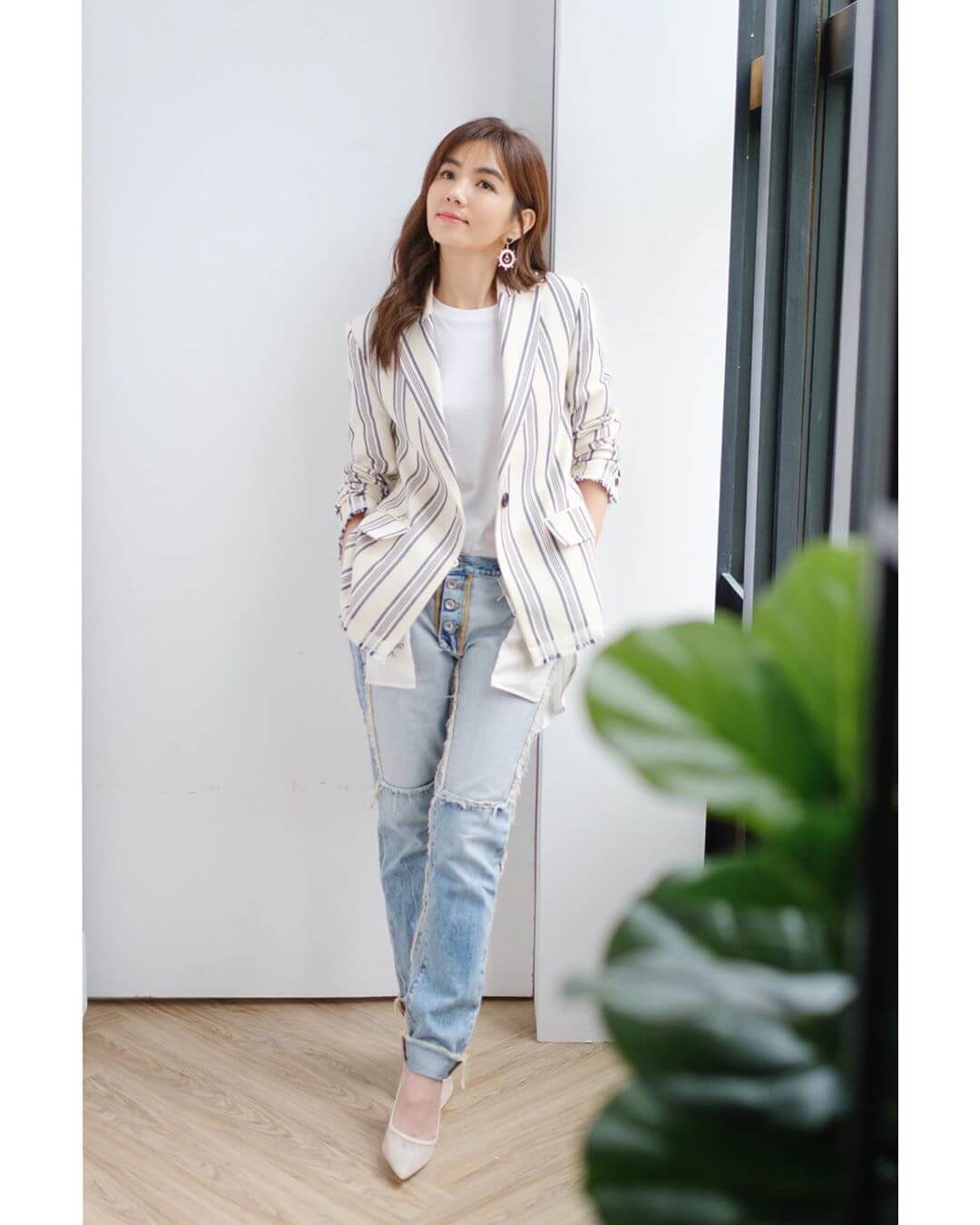 Ella獨門高跟鞋穿法曝光！「腳踝90度外凹」輕鬆站穩穩　網：看到頭皮發麻！