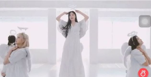 完全摸不透!舒華得獎雙腳大開「大跳螃蟹舞」 網:台上仙女是?