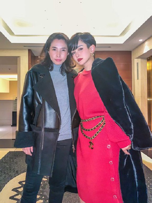 溫和資優生突變「叛逆暗黑女」！日本正妹公開學生舊照：完全不一樣