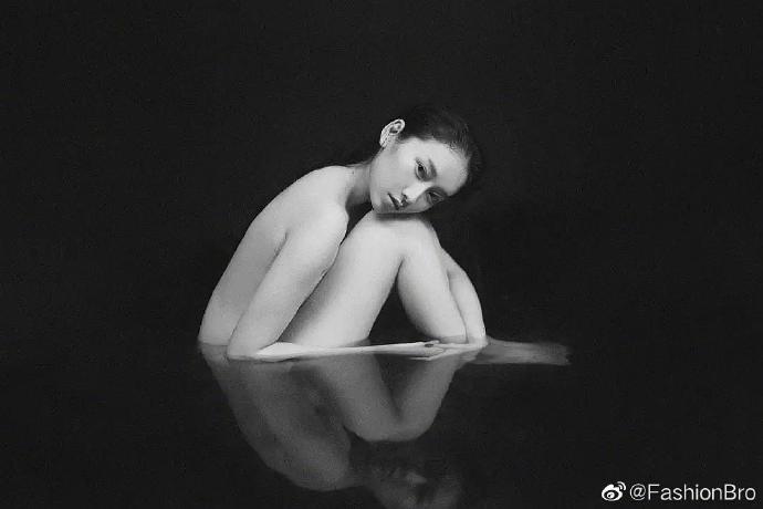 完全沒穿！《青春有你2》練習生「大尺度舊照流出」　網全驚嘆：太不科學！