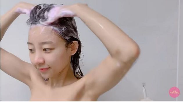 影／尺度無極限！韓國超兇DJ「1分鐘洗澡片曝光」 網：看起來好軟