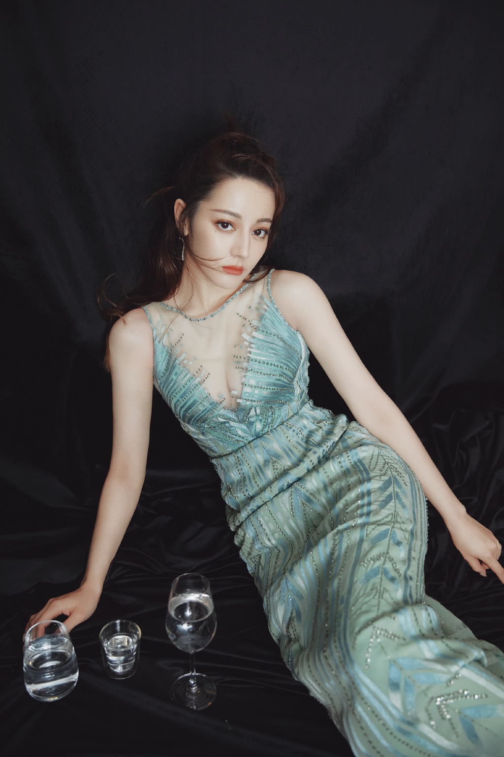 迪麗熱巴爆戀情?男星「公開熱情告白」 「結局反轉」網全傻眼