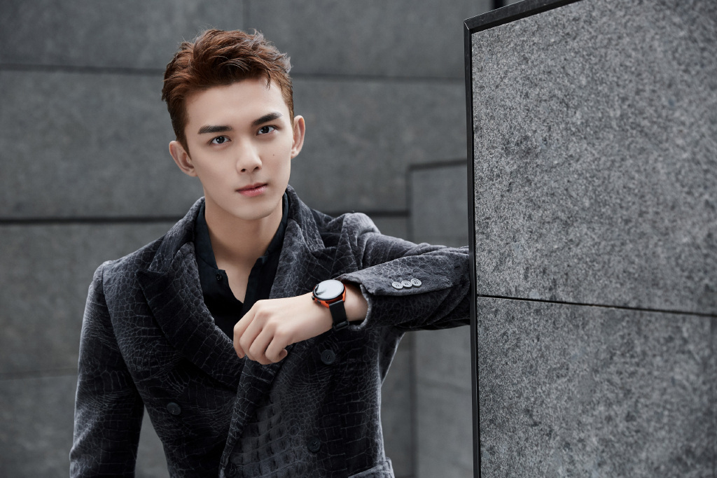 迪麗熱巴爆戀情?男星「公開熱情告白」 「結局反轉」網全傻眼