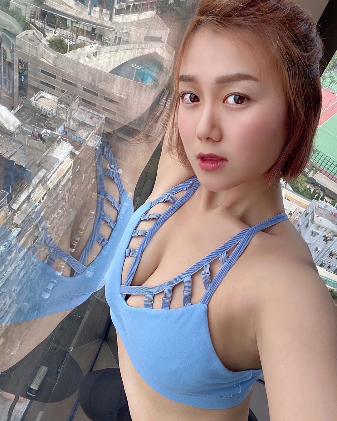 辣過頭挨酸BIXCH!超兇網紅「E球前後左右全開」嗆酸民:那是我的事!