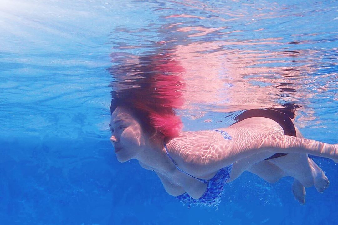 辣過頭挨酸BIXCH!超兇網紅「E球前後左右全開」嗆酸民:那是我的事!