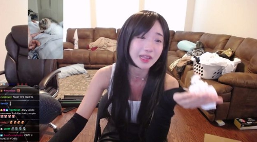 曾被逼脫衣!實況主「企鵝妹」近況曝光 「形象黑化」惹網驚:變成熟了