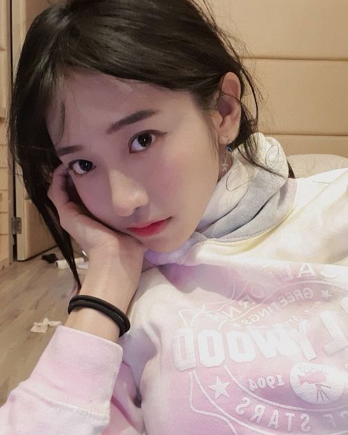 曾被逼脫衣!實況主「企鵝妹」近況曝光 「形象黑化」惹網驚:變成熟了