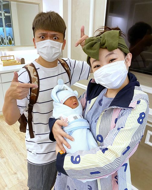 不畏疫情？蔡阿嘎宣傳「連假出遊」  Dcard網爆卡熱議：要被罵翻了！