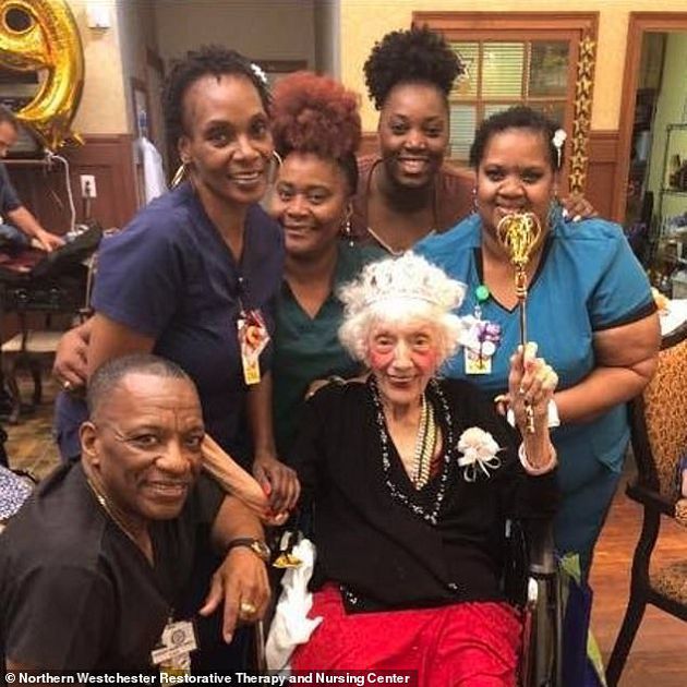 鋼鐵阿嬤!101歲抗武漢肺炎成功:西班牙流感跟癌症也帶不走她