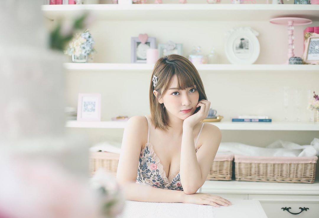 神似「明日花綺羅」爆紅!電競女神「細線緊卡UU」 網全噴血:太辣