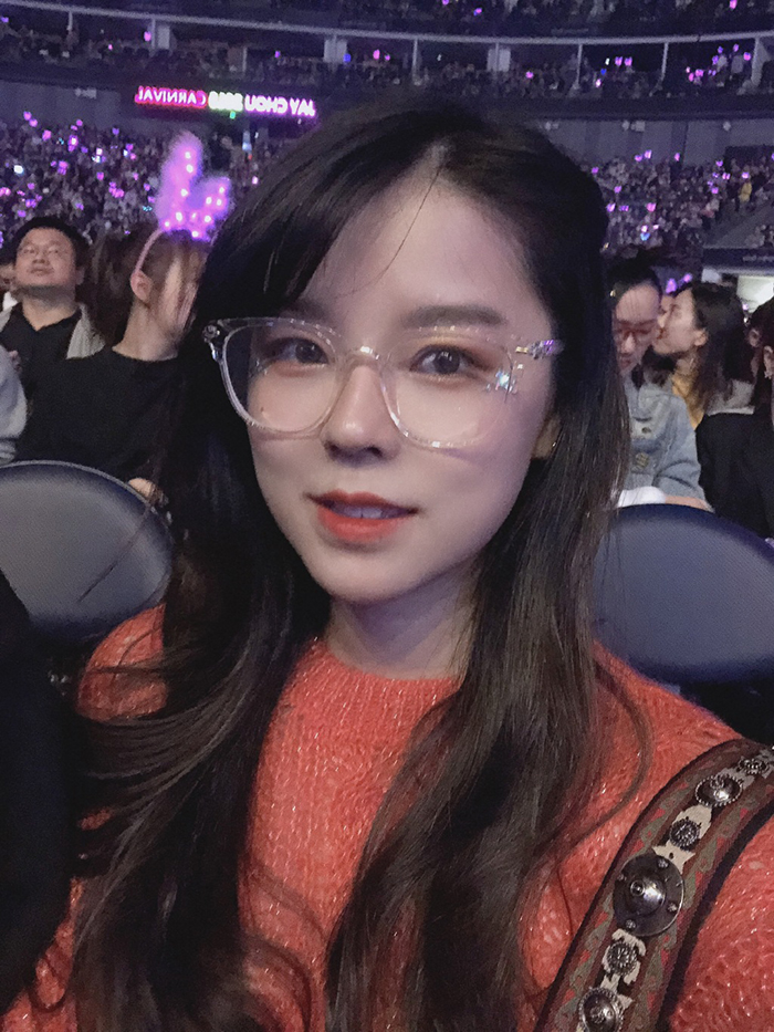 差點被潛規則！實況兇妹曝「16歲恐怖經歷」：被逼全脫光！