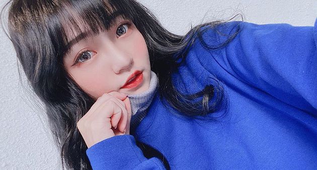 白色小辣貓！超兇直播主「上下失守」擠出巨球　網激推：太辣