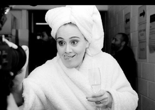 狠甩肉肉形象!愛黛兒0修圖下巴「U→V」:大露一雙筷子腿