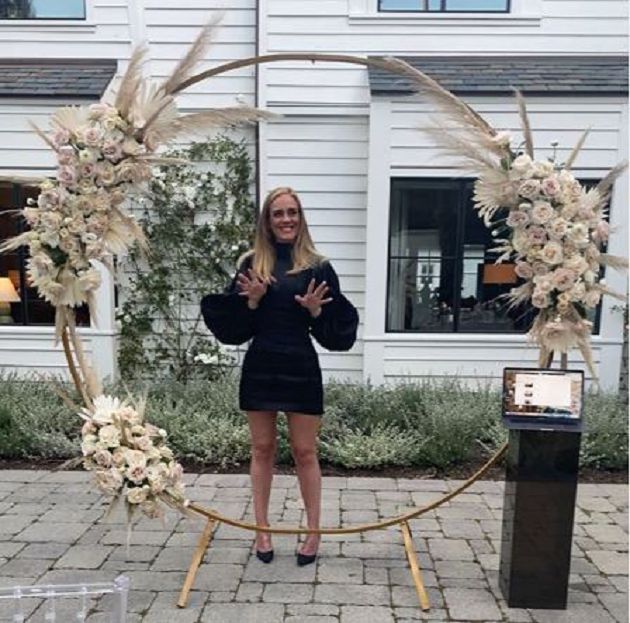 狠甩肉肉形象!愛黛兒0修圖下巴「U→V」:大露一雙筷子腿