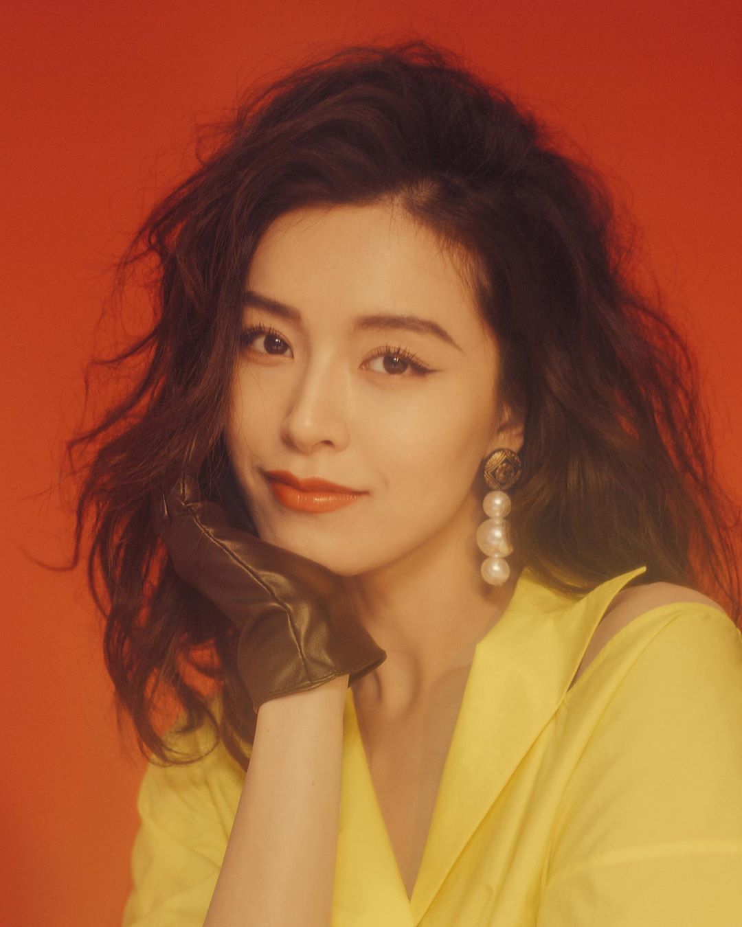 金像獎史上最辣！女星「真空戰袍」直逼全裸　一路開衩到底！