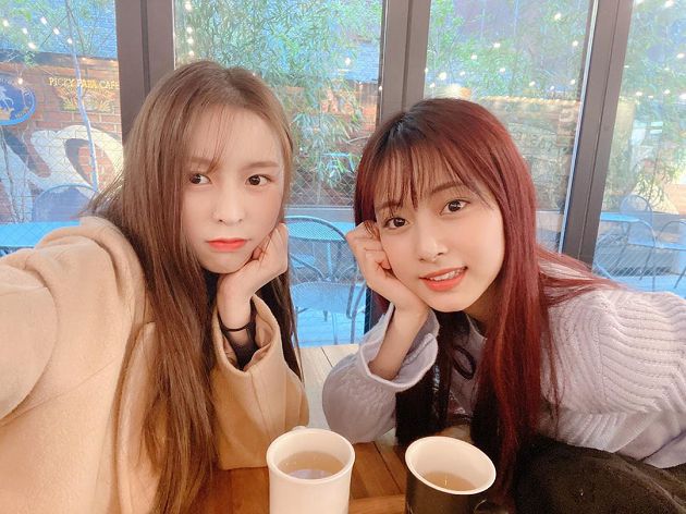 大曬「男友視角」寫真書!子瑜曬「空氣瀏海」同框好友 網:視覺衝擊