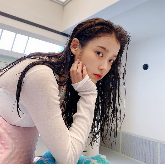 IU合作防彈少年團SUGA推新歌!彩蛋曝光網全淚崩:都是雪莉的痕跡