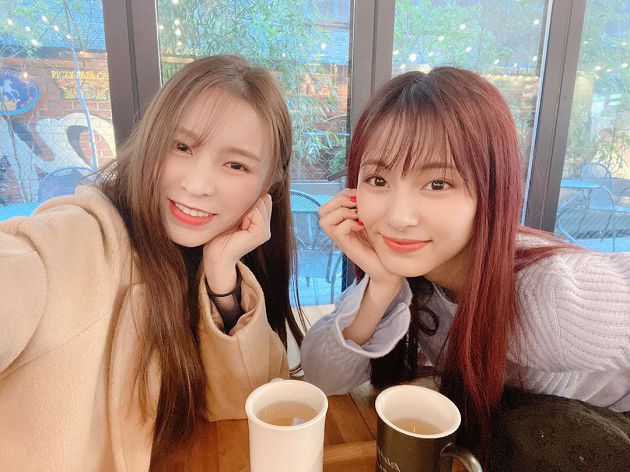 大曬「男友視角」寫真書!子瑜曬「空氣瀏海」同框好友 網:視覺衝擊