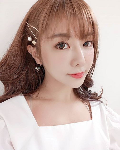 表特熱議！啦啦隊女神「馬甲擠深溝」渾圓溢出  網讚：事業有成