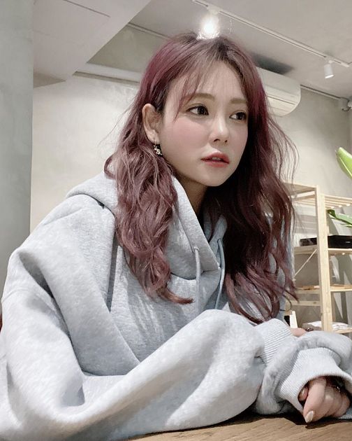 在家不穿內內!實況天菜遭突襲「快樂小抽屜」曝光:女生也有需求