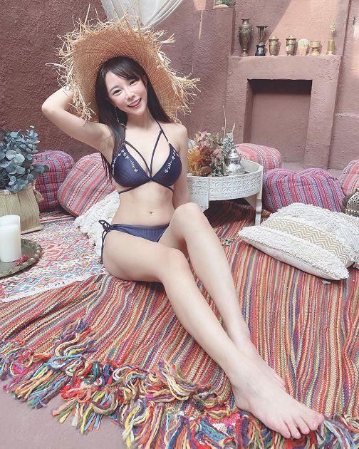 表特熱議！啦啦隊女神「馬甲擠深溝」渾圓溢出  網讚：事業有成