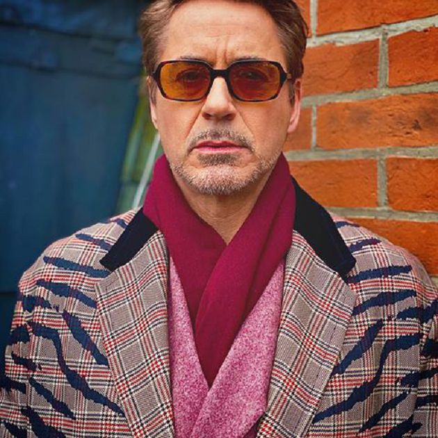 《復聯》曬媽媽合照！網再翻「鋼鐵人」悲慘童年：爸爸讓他呼麻