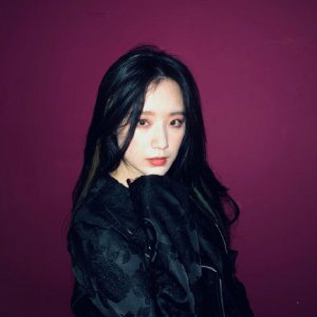 舒華直播槓酸民!「看惡評反應」登韓國熱搜:學生時期再被翻出