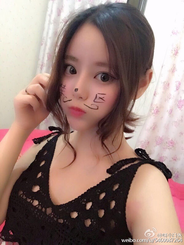 深夜開台挨揍!實況兇妹痛哭「他拿扳手打我」:不只一次