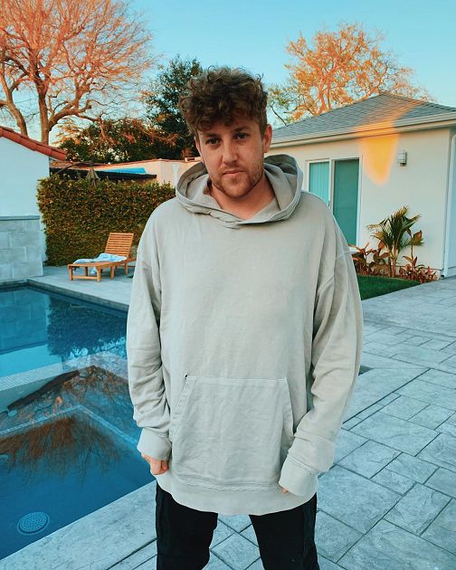 生日變忌日！YouTuber「超跑失速撞樹」　狂歡貼文曝遺言：今天會喝酒