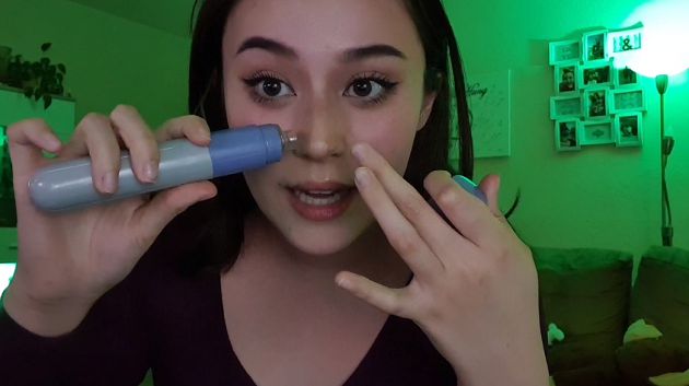 觀眾暴動!實況正妹開箱「震動棒狀物品」現場試用:這我爸送的