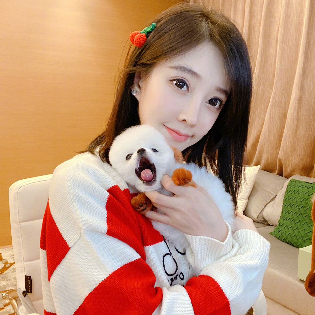 馮提莫尬企鵝妹!PTT問卦「二選一」:她根本完勝!