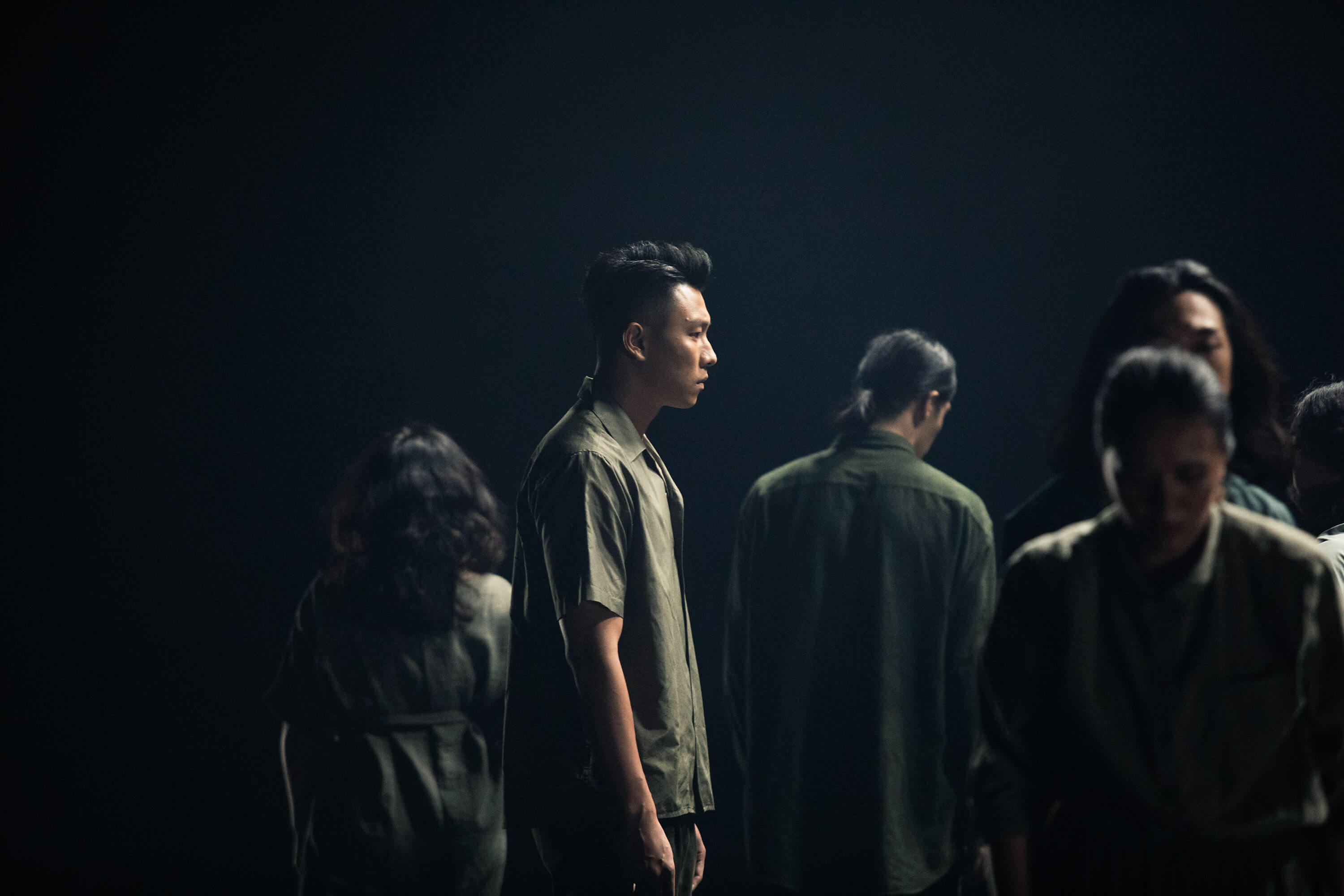 頑童瘦子「重拾舞技」！化身B-boy大濕身　單手空翻笑喊：扭到腰