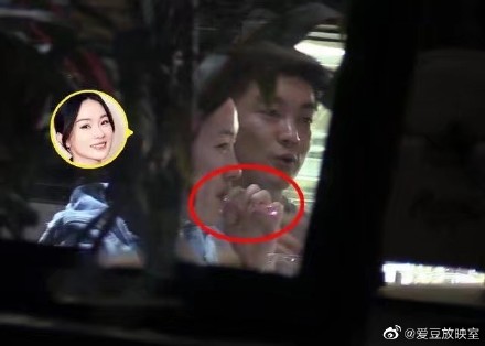 《爸爸》嗯哼暴風抽高!霍思燕「當眾狂抽菸」 二胎疑曝光!