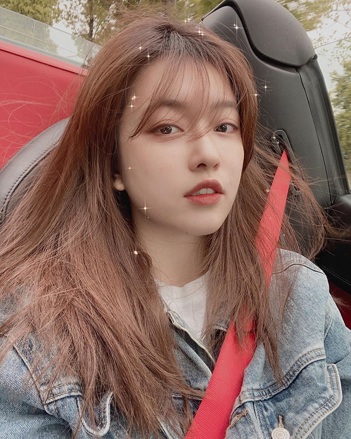 疫情期間留武漢不走！正妹「濕身辣曬比基尼」　四個月近況曝光！