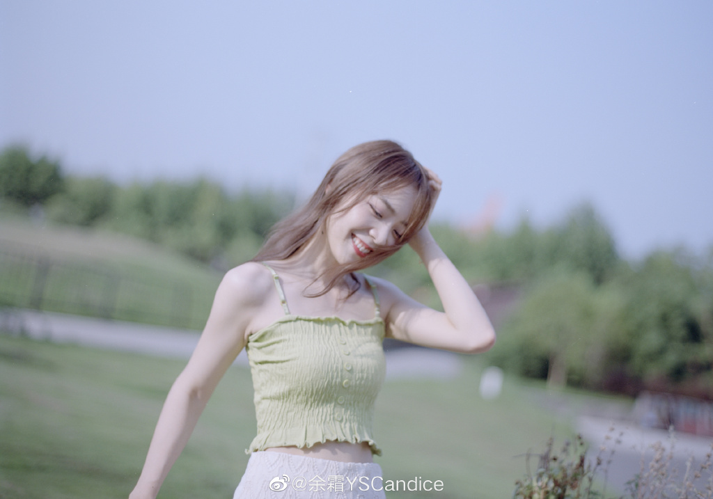 親密照全外流!LPL超正女主播「曾遭爆無縫接軌」 網氣炸:綠茶!