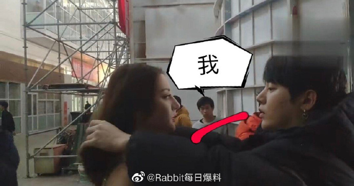 迪麗熱巴「親密撩髮照」流出!男方身分大起底 網驚:好看的都跟好看的在一起!