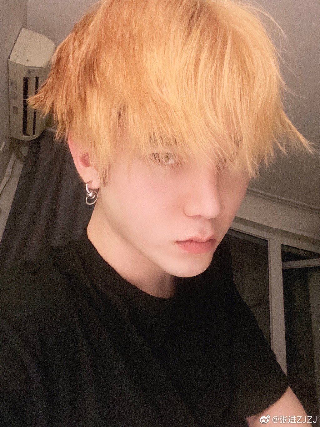 迪麗熱巴「親密撩髮照」流出!男方身分大起底 網驚:好看的都跟好看的在一起!