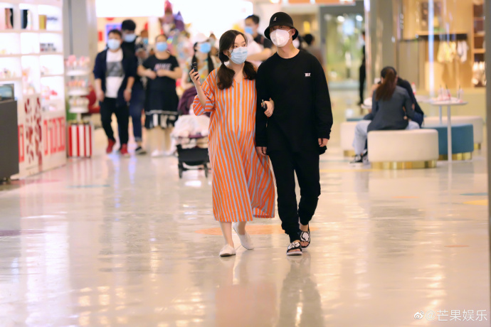 《有嘻哈》GAI當爸!「老婆正面孕照曝光」 網:和Jony J一起賺奶粉錢