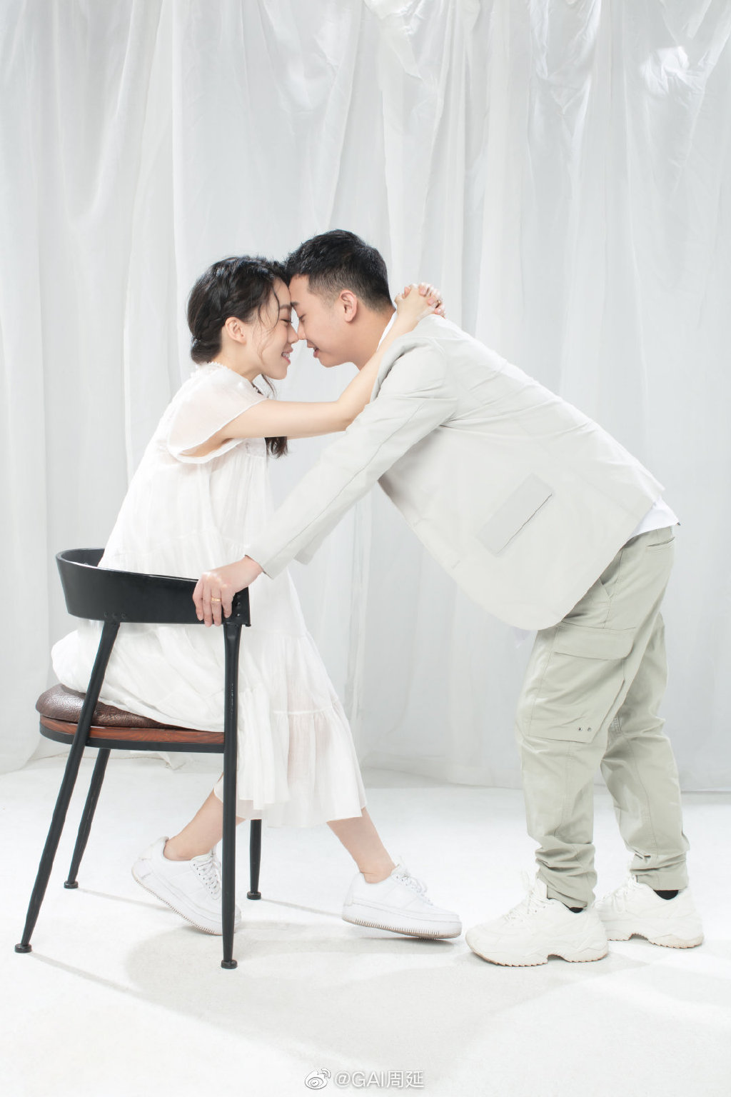 《有嘻哈》GAI當爸!「老婆正面孕照曝光」 網:和Jony J一起賺奶粉錢